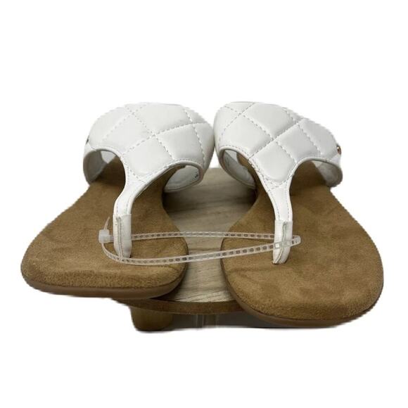 Aerosoles Gylian White Leather Upper and Memory foam Insoles Thong‎ Sandals - Picture 2 of 3
